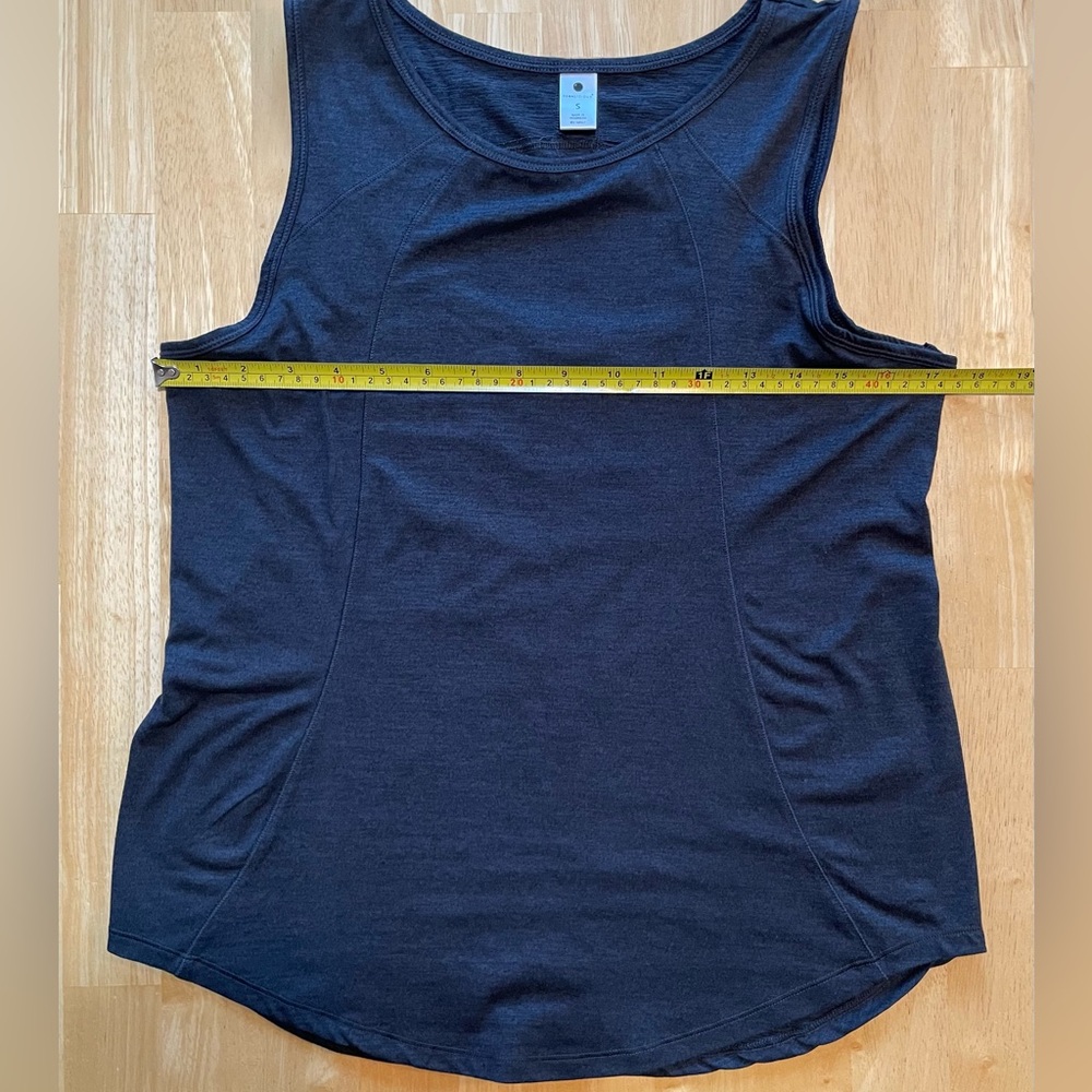 Yogalicious Open Keyhole Tank Top - Size Small - Picture 6 of 6